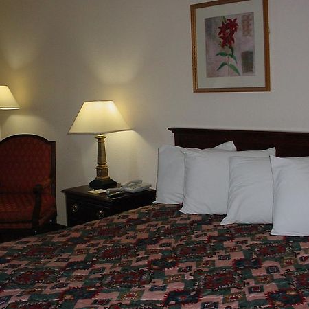 Rodeway Inn Montgomery Kamer foto